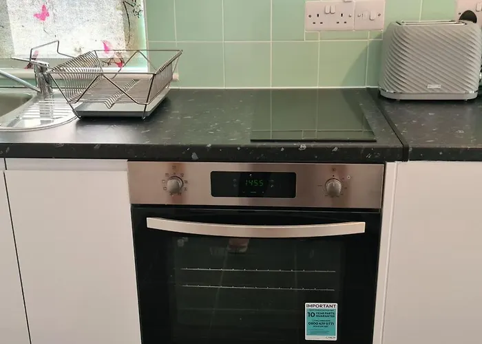 Sheridan House - Self Contain Flats Long Or Short Stay Special Rate Available