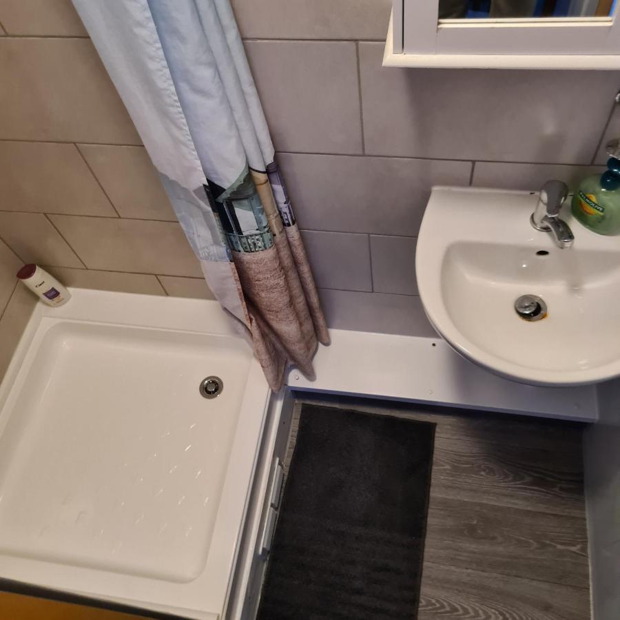 Sheridan House - Self Contain Flats Long Or Short Special Rate Available * Derby